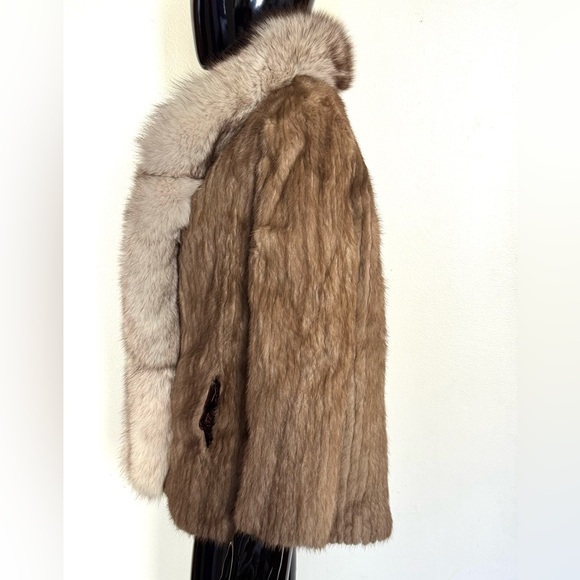Brown stripped mink fur jacket coat with blue Fox trim - Picture 4 of 16
